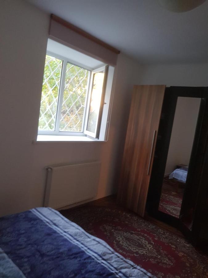 Appartamento Apartament Simona Braşov Esterno foto